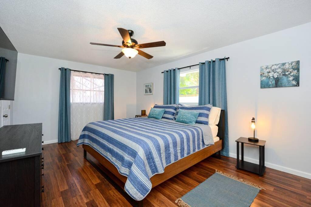 Cozy, Fido-Friendly Pool Home Just 4 Miles To The Beach! Venice Eksteriør bilde