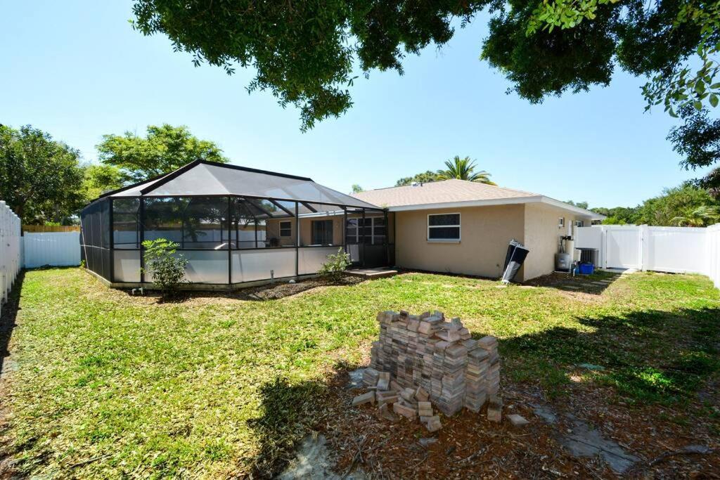 Cozy, Fido-Friendly Pool Home Just 4 Miles To The Beach! Venice Eksteriør bilde
